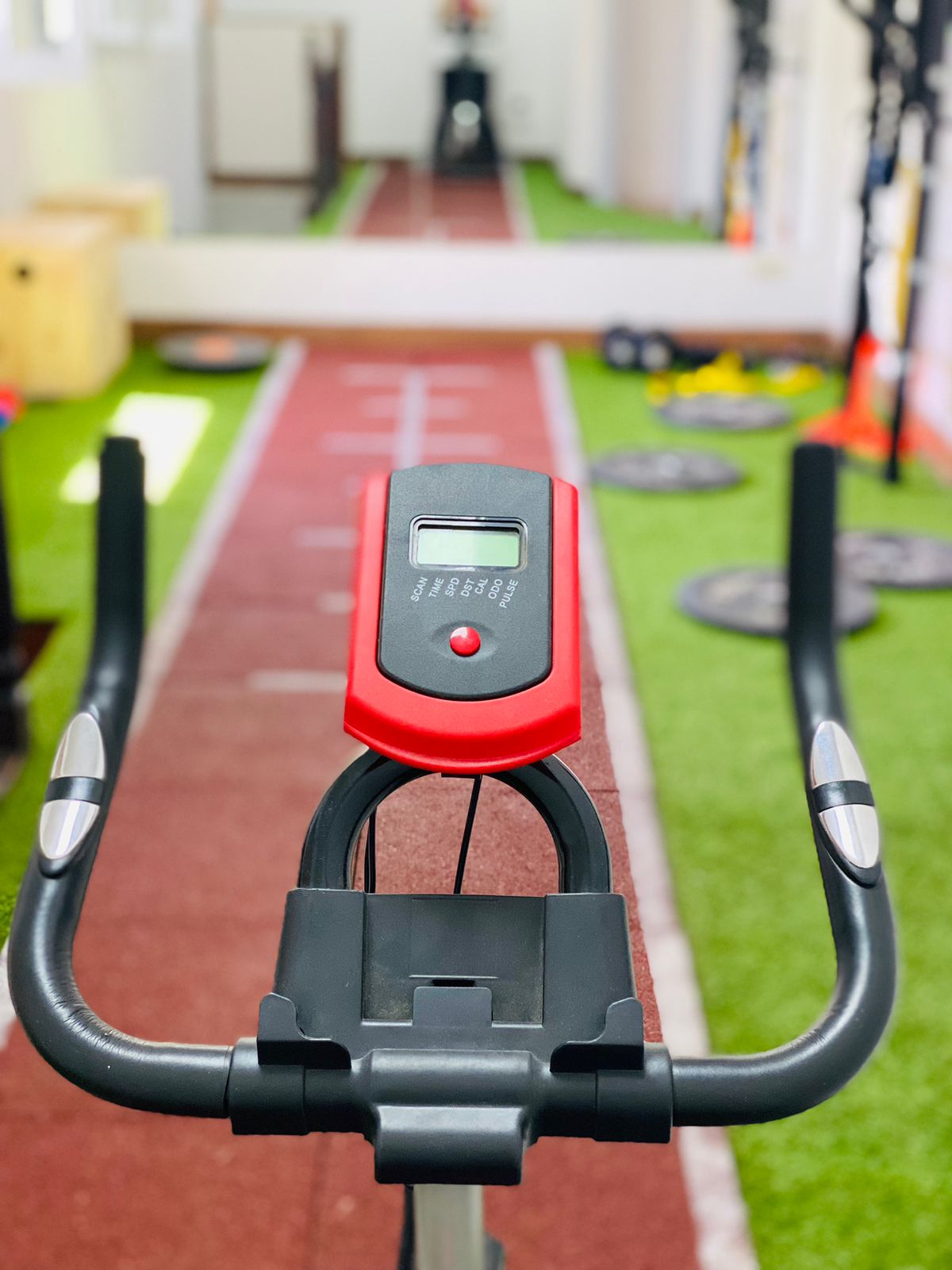 Bicicleta fija para ejercicio cardiovascular en la rehabilitación